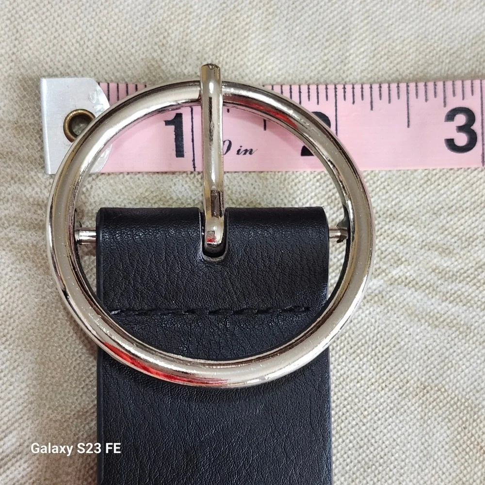 Brandy‎ Melville Belt Women OS Black Vegan  Leather Silver Circle Buckle